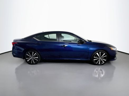 Used 2022 Nissan Altima 2.0 SR FWD image 11