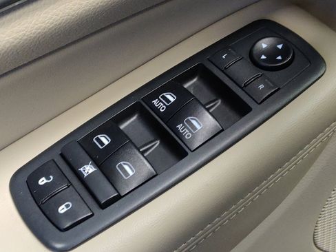 Used 2018 Jeep Grand Cherokee Limited AWD/4WD image 27