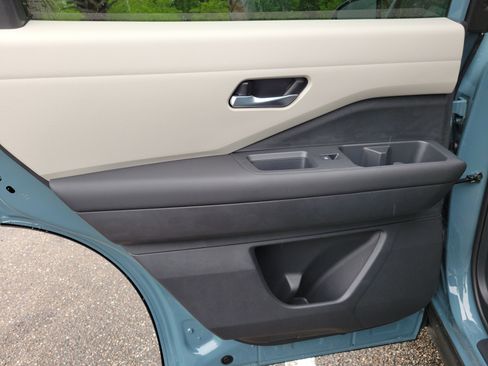 New 2026 Nissan Pathfinder SL FWD image 12