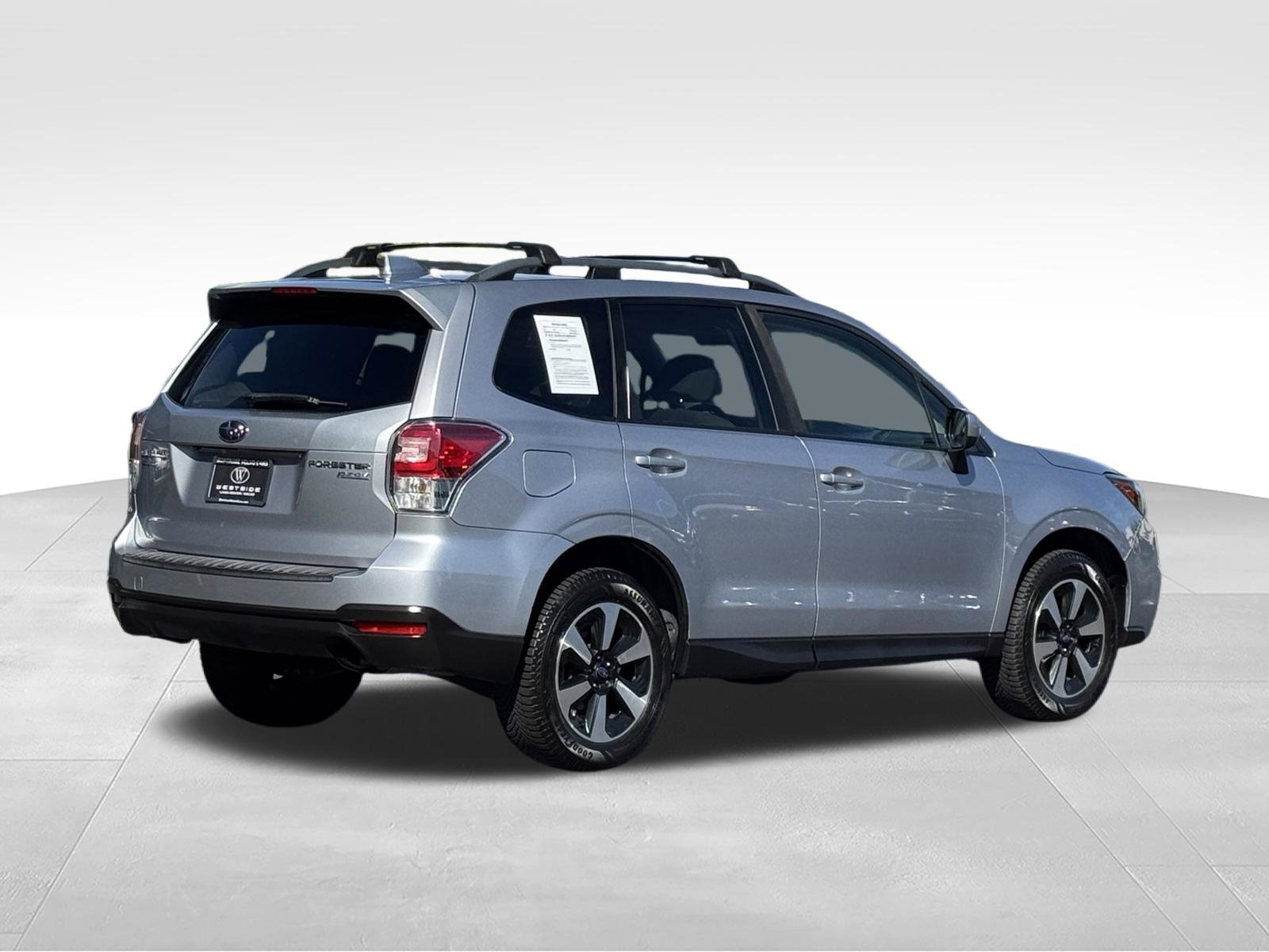 Used 2017 Subaru Forester 2.5i Premium w/ All-Weather Package AWD/4WD image 4