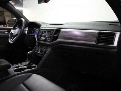 Used 2022 Volkswagen Atlas Cross Sport SE image 21