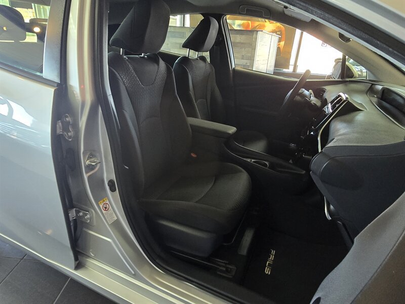 Used 2016 Toyota Prius Two FWD image 15