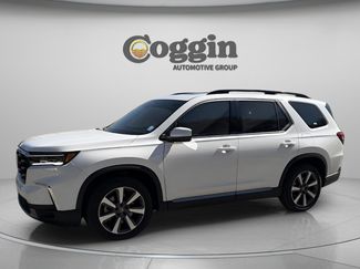 Used 2025 Honda Pilot Touring video 1