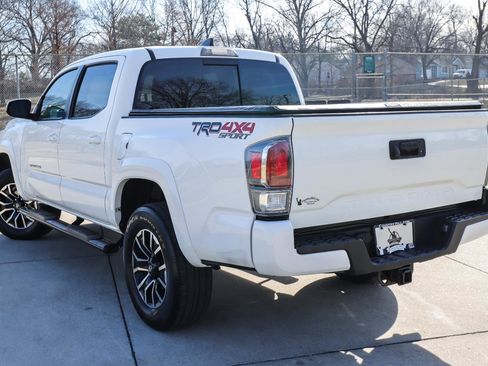 Used 2020 Toyota Tacoma TRD Sport image 12