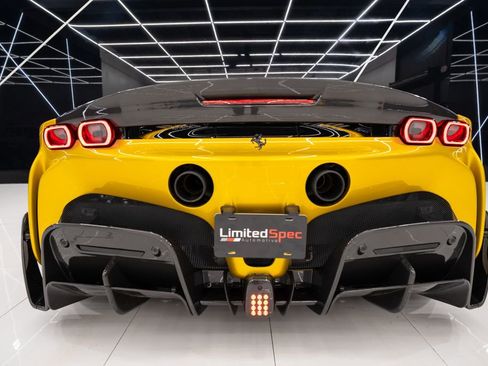 Used 2022 Ferrari SF90 Spider image 28