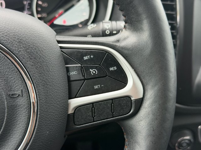 Used 2018 Jeep Compass Latitude w/ Popular Equipment Group FWD image 28