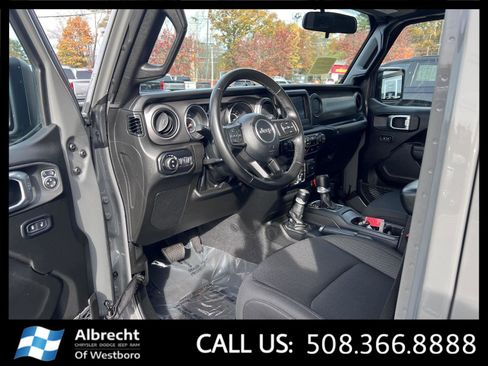 Used 2022 Jeep Gladiator Sport image 9
