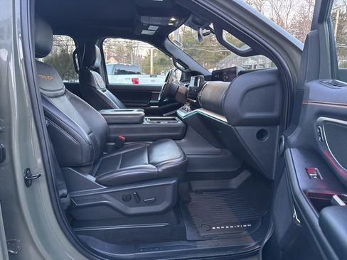 Used 2025 Ford Expedition Tremor image 18