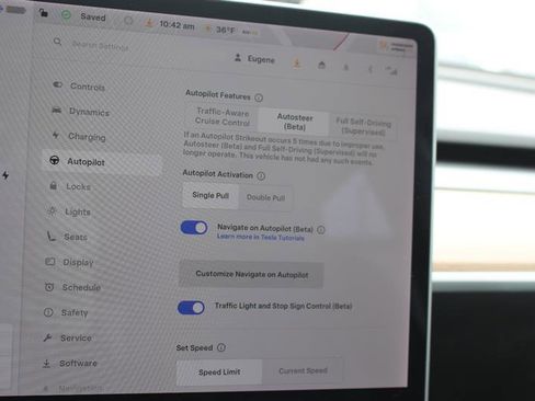 Used 2020 Tesla Model Y Long Range image 18