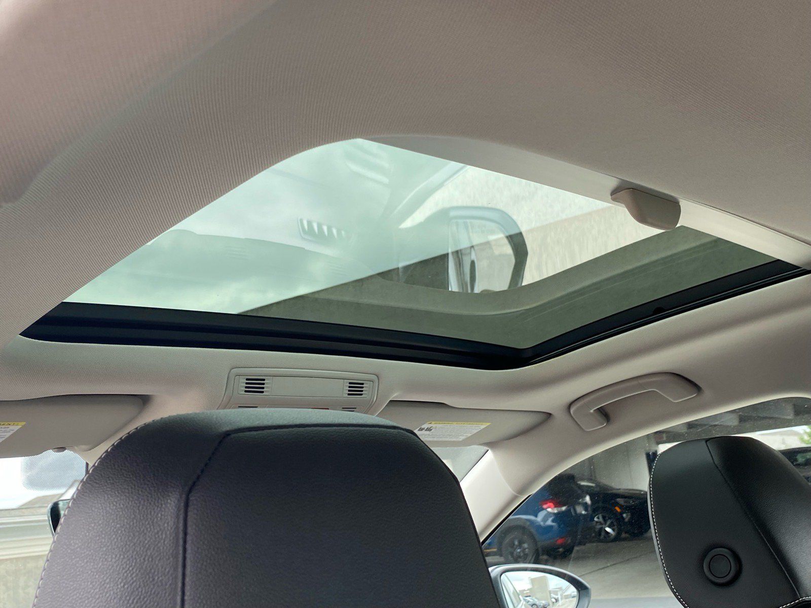 Certified 2023 Volkswagen Jetta SE FWD image 22