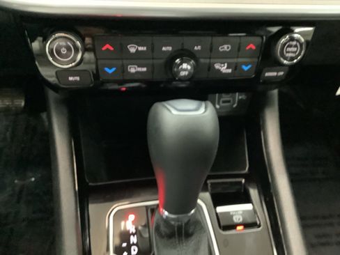 New 2026 Jeep Compass Limited image 21