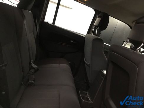 Used 2011 Jeep Liberty Sport image 29