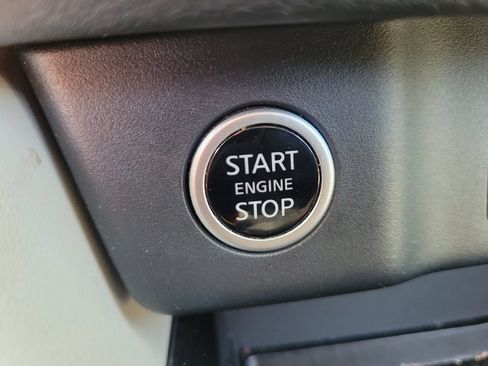 Used 2023 Nissan Rogue SL AWD/4WD image 31