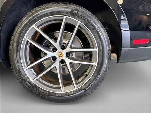 Certified 2026 Porsche Macan AWD/4WD image 25