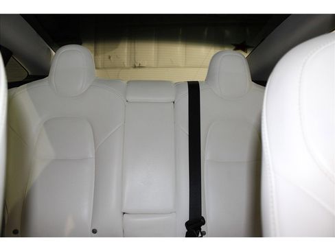 Used 2021 Tesla Model 3 Standard Range Plus image 23