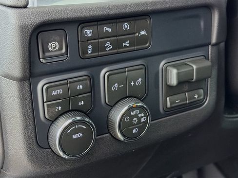 New 2026 Chevrolet Tahoe Premier w/ Sun And Tow Package AWD/4WD image 10