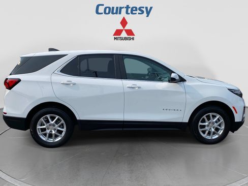 Used 2023 Chevrolet Equinox LT w/ Driver Convenience Package AWD/4WD image 9