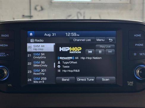 Used 2020 Hyundai Santa Fe SEL w/ Convenience + Premium Package AWD/4WD image 17