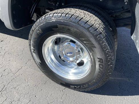 Used 2022 Ford F350 Lariat w/ Lariat Ultimate Package image 3