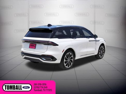 Used 2024 Lincoln Nautilus Reserve w/ Equipment Group 202A AWD/4WD image 7