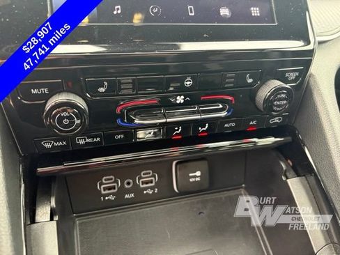 Used 2023 Jeep Grand Cherokee Altitude AWD/4WD image 19