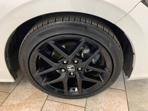Used 2023 Honda Civic Sport image 9