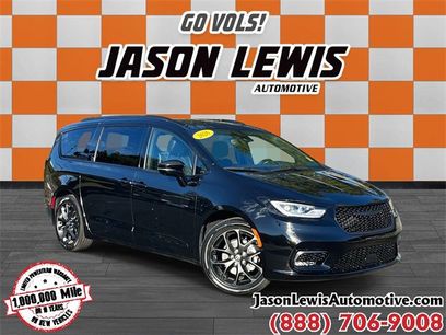 New 2026 Chrysler Pacifica Limited w/ S Appearance Package