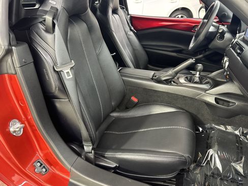 Used 2022 MAZDA MX-5 Miata Grand Touring w/ Weather Package RWD image 38