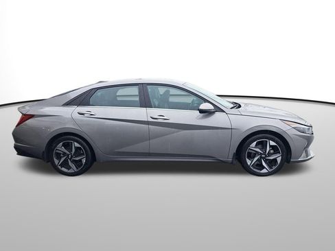 Used 2023 Hyundai Elantra Limited image 7