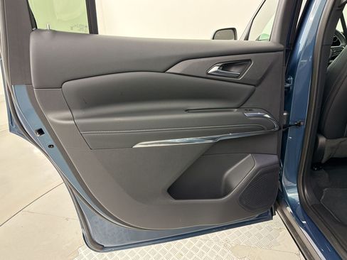 Used 2026 Chevrolet Traverse LT FWD image 27