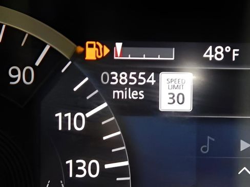 Used 2022 Land Rover Range Rover Velar R-Dynamic S image 24