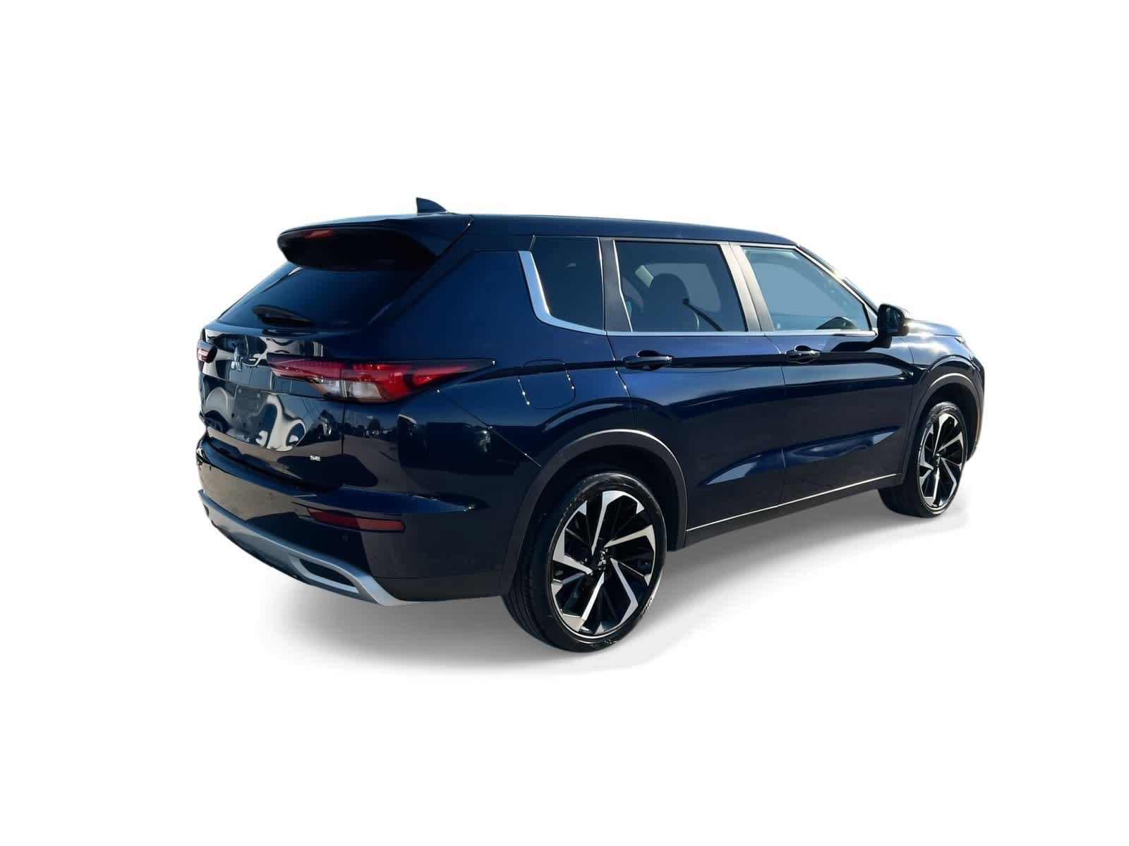 Used 2023 Mitsubishi Outlander SE AWD/4WD image 8