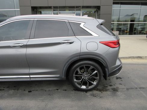 Used 2019 INFINITI QX50 Essential w/ Sensory Package image 4