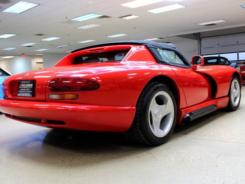 Used 1995 Dodge Viper RT/10 image 4