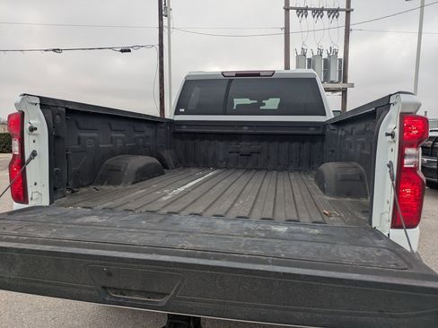 Certified 2023 Chevrolet Silverado 2500 LT w/ Convenience Package image 24