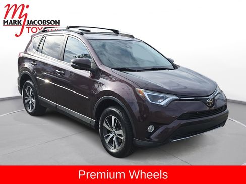 Used 2018 Toyota RAV4 XLE w/ Plus Extra Value Package image 4