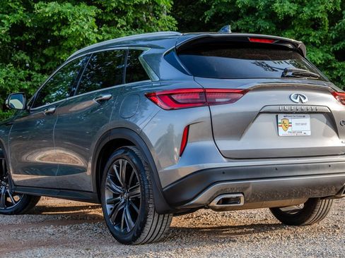 Used 2020 INFINITI QX50 Essential w/ Edition 30 Package FWD image 3