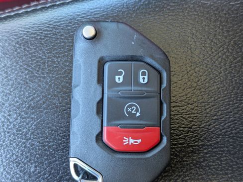 Used 2018 Jeep Wrangler Unlimited Sahara w/ Safety Group image 36