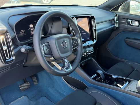 Certified 2023 Volvo XC40 Recharge Ultimate image 23