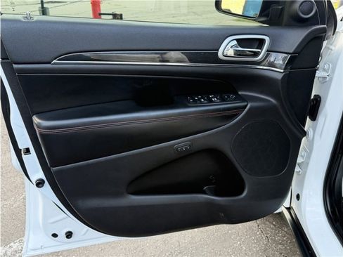 Used 2017 Jeep Grand Cherokee Trailhawk w/ Trailhawk Luxury Group image 14