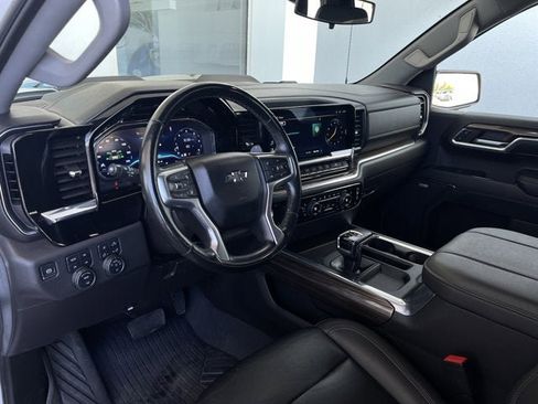 Used 2023 Chevrolet Silverado 1500 LT Trail Boss w/ LT Trail Boss Premium Package AWD/4WD image 11