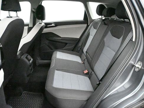Used 2025 Volkswagen Taos S FWD image 9