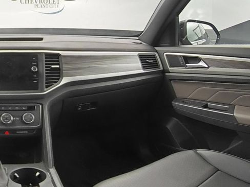 Used 2021 Volkswagen Atlas Cross Sport SE FWD image 15