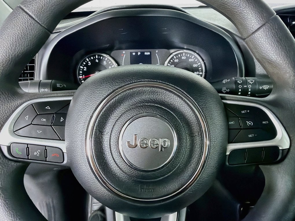 Used 2023 Jeep Renegade Latitude AWD/4WD image 15