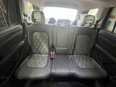 New 2026 Volkswagen Atlas SEL Premium R-Line image 24