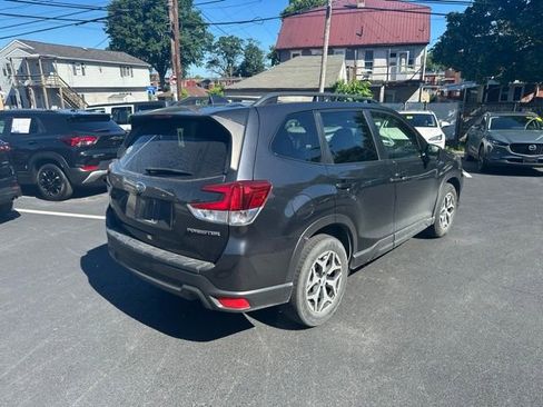 Used 2019 Subaru Forester Premium AWD/4WD image 5