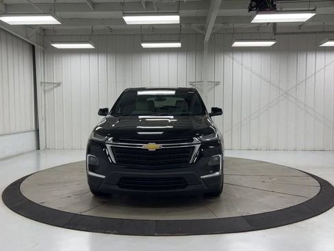 Used 2023 Chevrolet Traverse LS FWD image 3