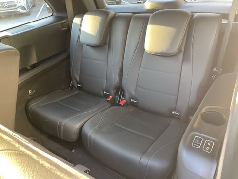Certified 2025 Mercedes-Benz GLS 450 4MATIC image 43