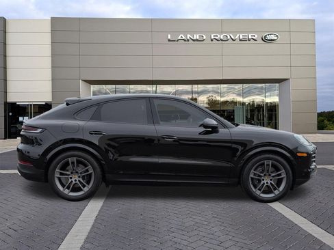 Used 2024 Porsche Cayenne Coupe AWD/4WD image 4