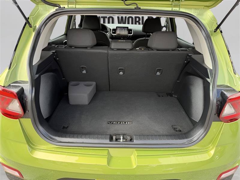 Used 2022 Hyundai Venue SE FWD image 30
